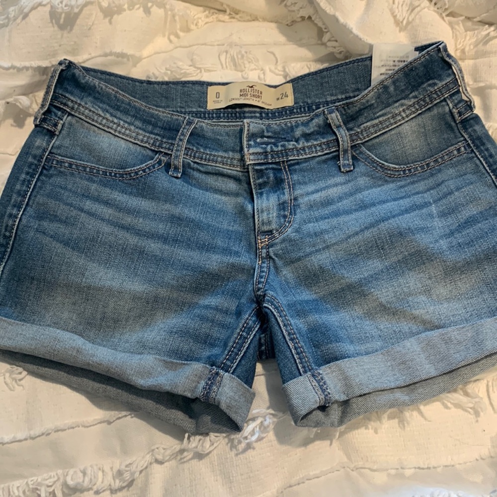Hollister midi rise shorts